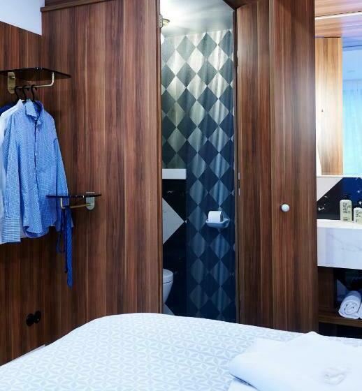 غرفة قياسية, Five Rooms