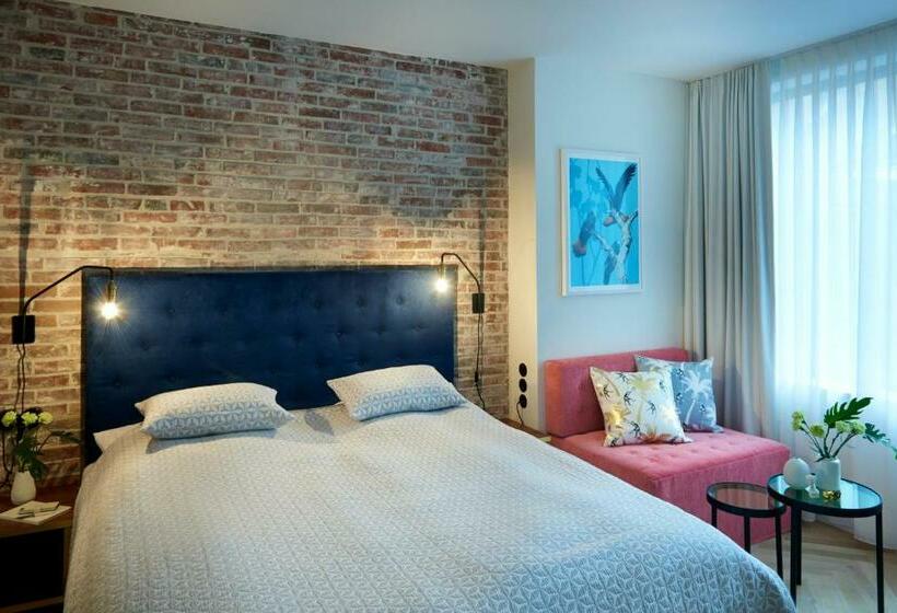 Номер Стандарт, Five Rooms