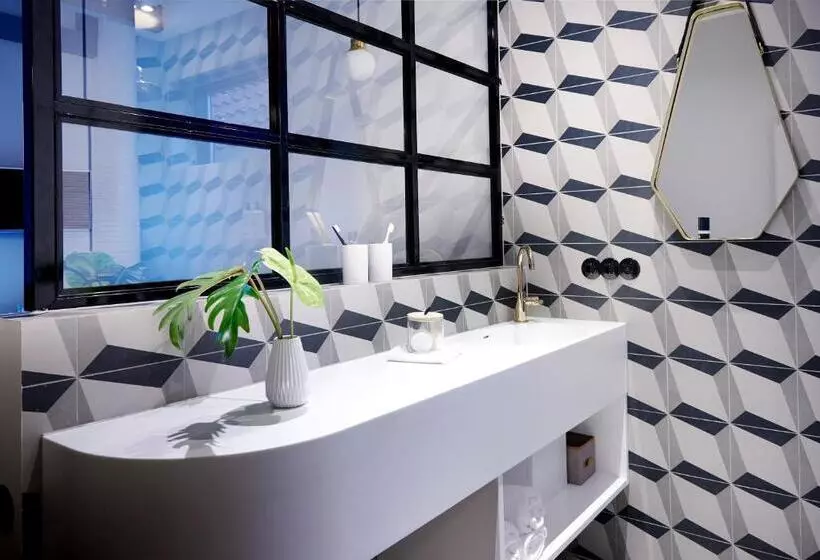 エコノミールーム, Five Rooms