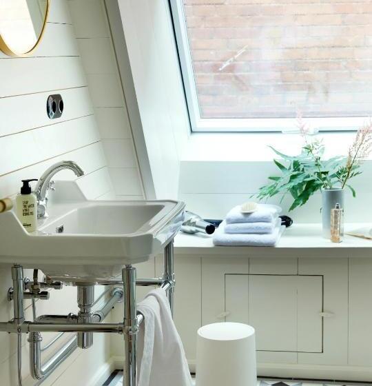 غرفة ديلوكس, Five Rooms