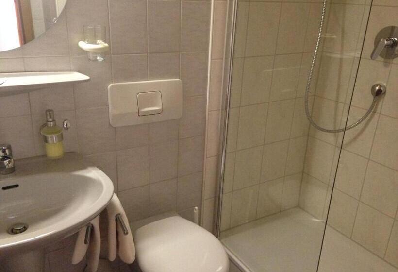 اتاق استاندارد سه تخته با بالکن, Gästehaus Brigitte