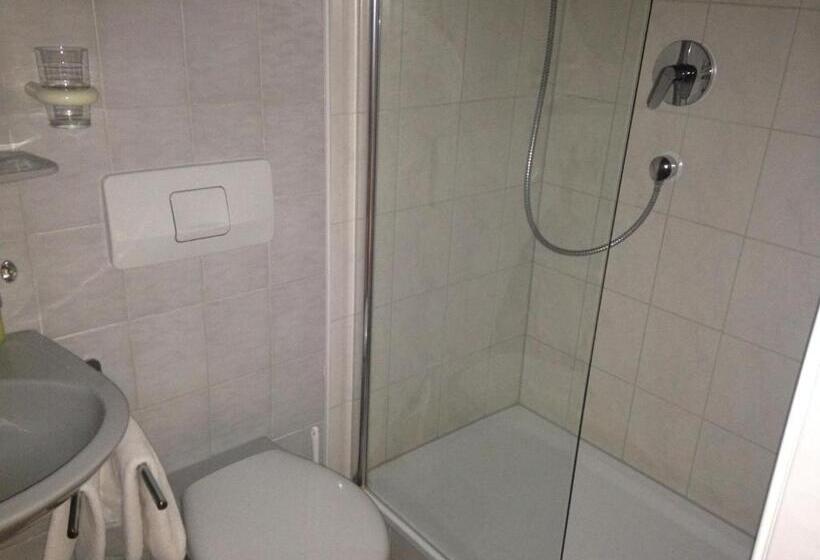 اتاق استاندارد سه تخته با بالکن, Gästehaus Brigitte