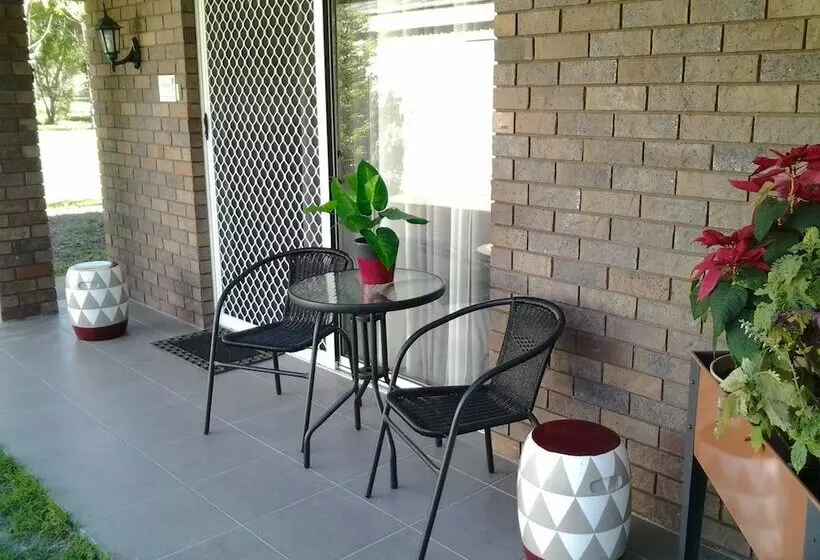 Huoneisto 2 Makuuhuonetta, Bottlebrush B&b