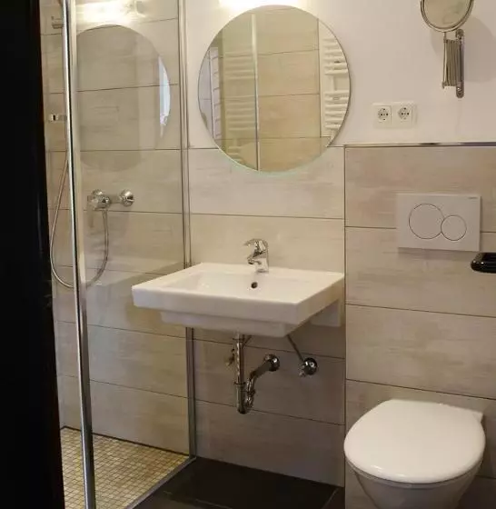 اتاق استاندارد, Goldner Engel, Restaurant   Hotel   Metzgerei