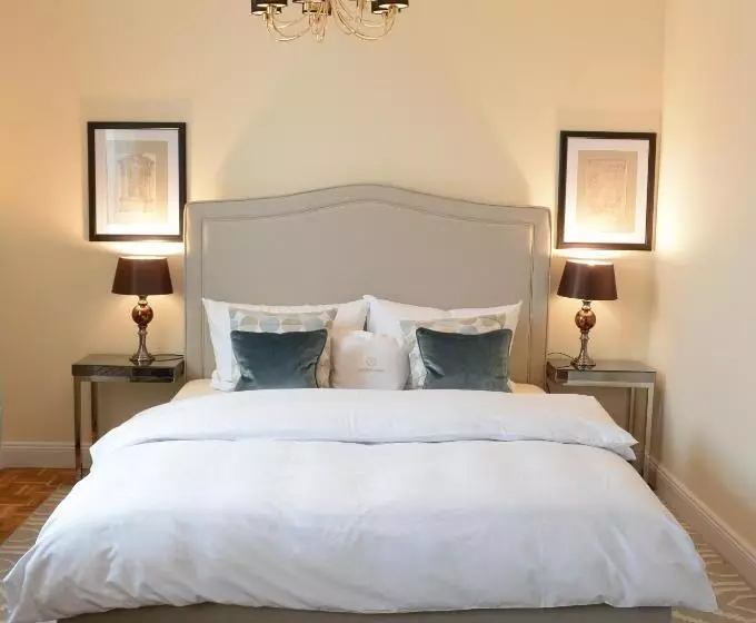 اتاق استاندارد, Goldner Engel, Restaurant   Hotel   Metzgerei