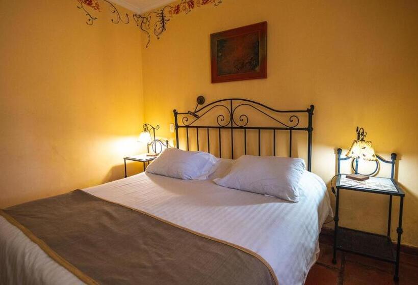 جناح جونيور, Hacienda Don Justo Hotel Boutique Spa