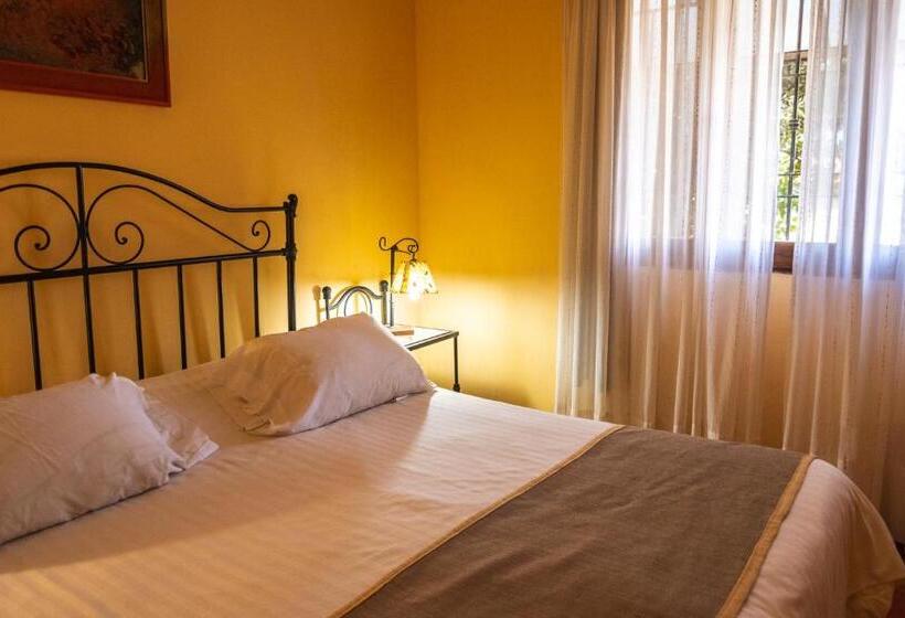 جناح جونيور, Hacienda Don Justo Hotel Boutique Spa