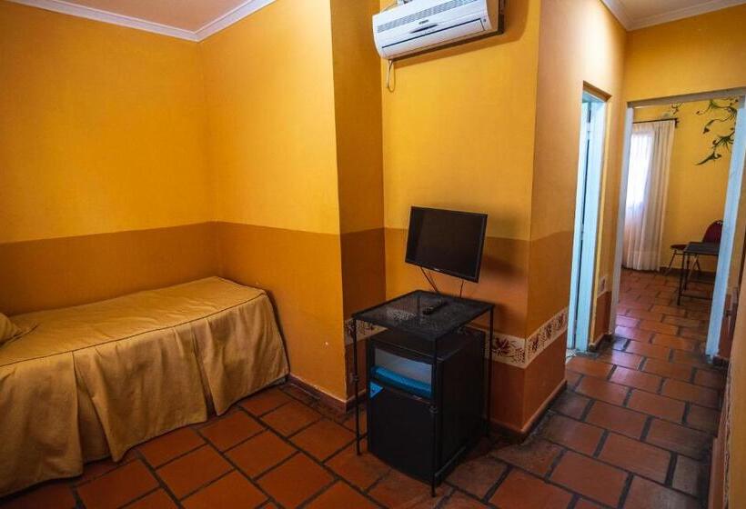 جناح جونيور, Hacienda Don Justo Hotel Boutique Spa