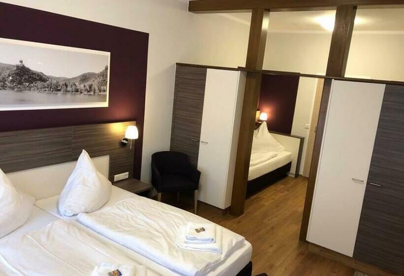 발코니가 있는 4인용 스탠다드 룸, Altes Winzerhaus