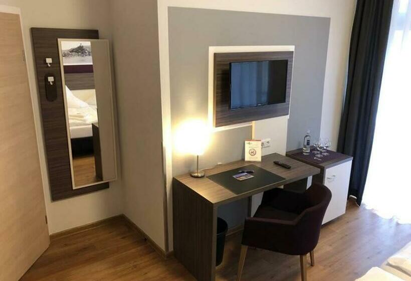 발코니가 있는 4인용 스탠다드 룸, Altes Winzerhaus