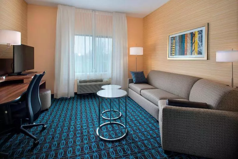 キングサイズベッドのスイートルーム, Fairfield Inn & Suites By Marriott Syracuse Carrier Circle