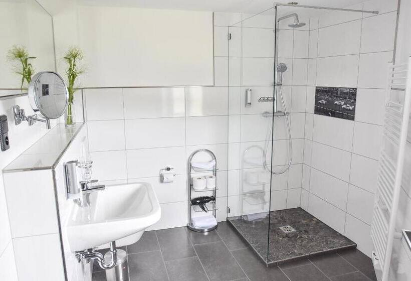 디럭스 주니어 스위트, Gt3