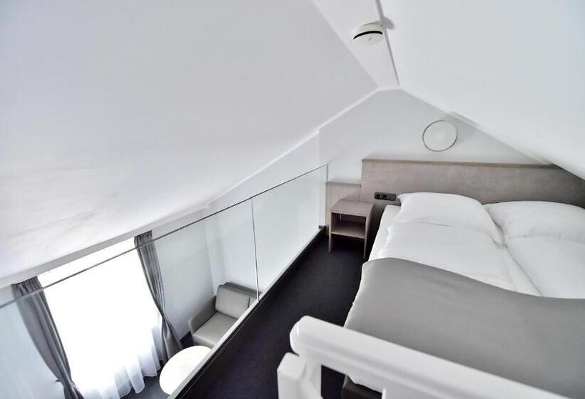 싱글 디럭스 룸, Gt3