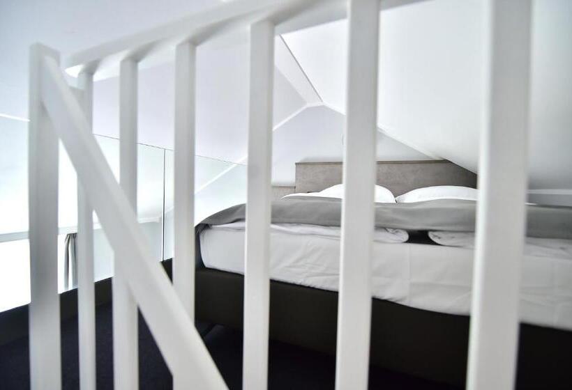 싱글 디럭스 룸, Gt3