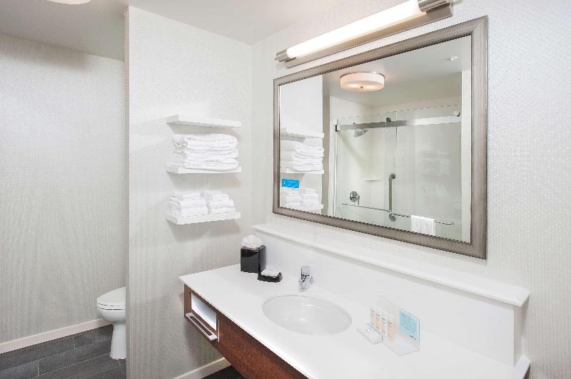 스탠다드 룸 킹사이즈 침대, Hampton Inn & Suites Lax El Segundo