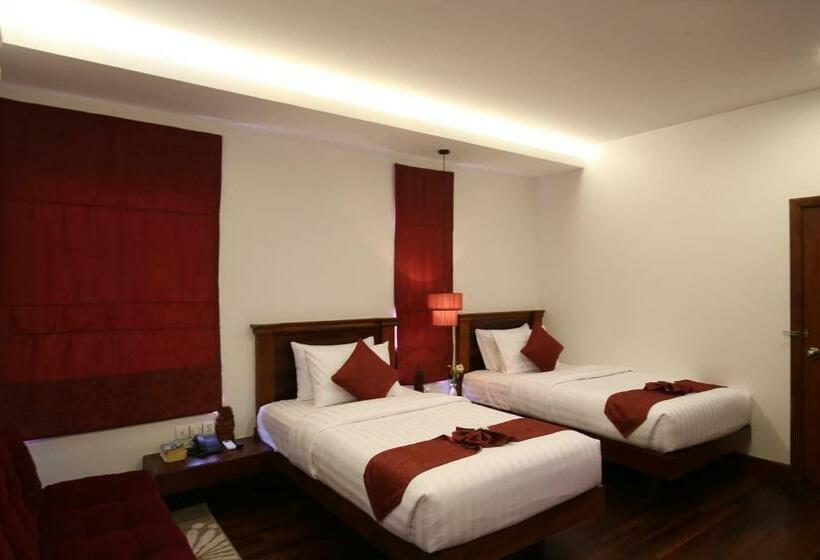 Номер Deluxe, Holy Angkor