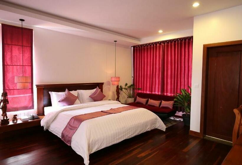 Номер Deluxe, Holy Angkor