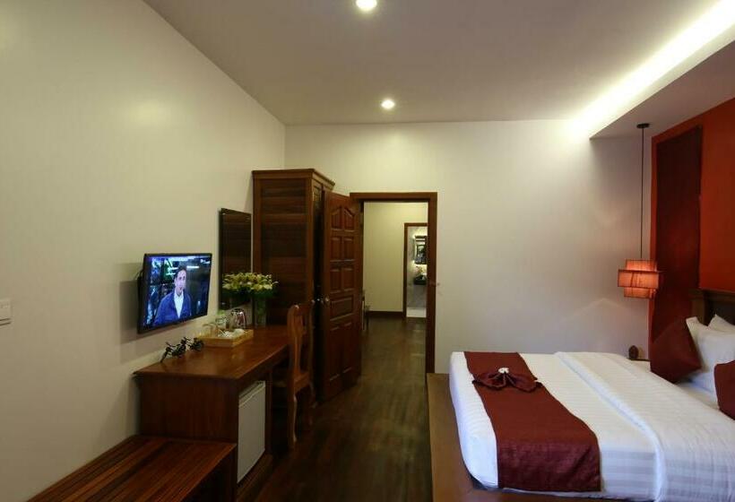 Номер Deluxe, Holy Angkor