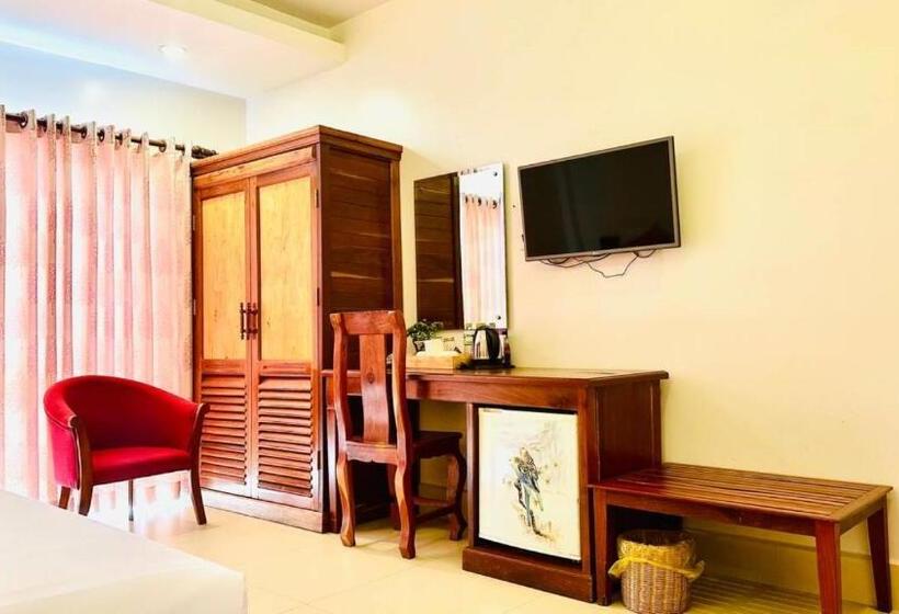 Номер Deluxe, Holy Angkor