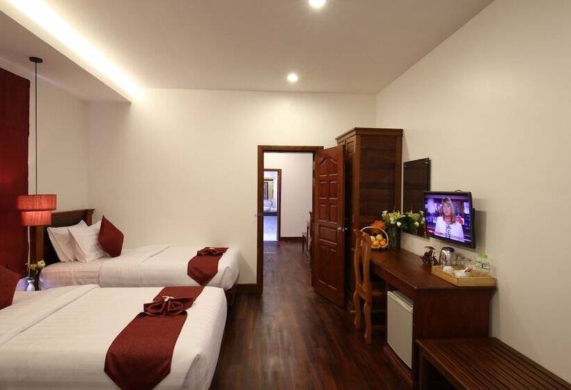 Номер Deluxe, Holy Angkor