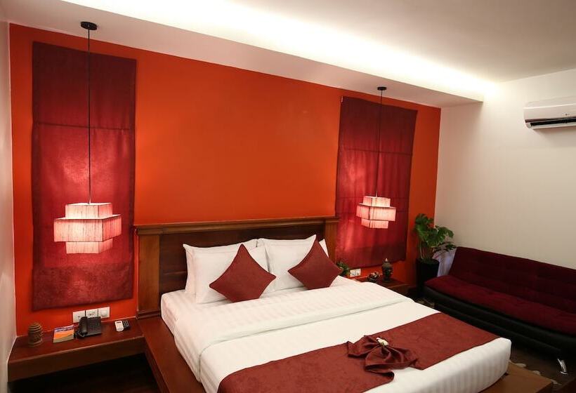 Номер Deluxe, Holy Angkor