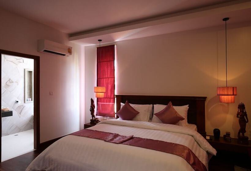 Номер Deluxe, Holy Angkor