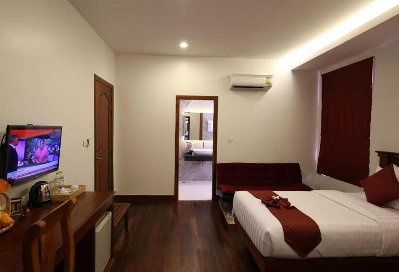 Номер Deluxe, Holy Angkor