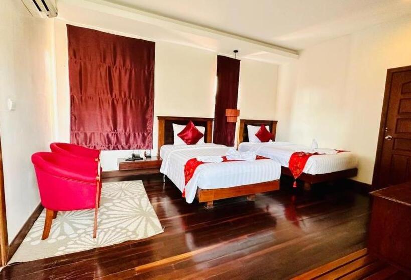 Номер Deluxe, Holy Angkor