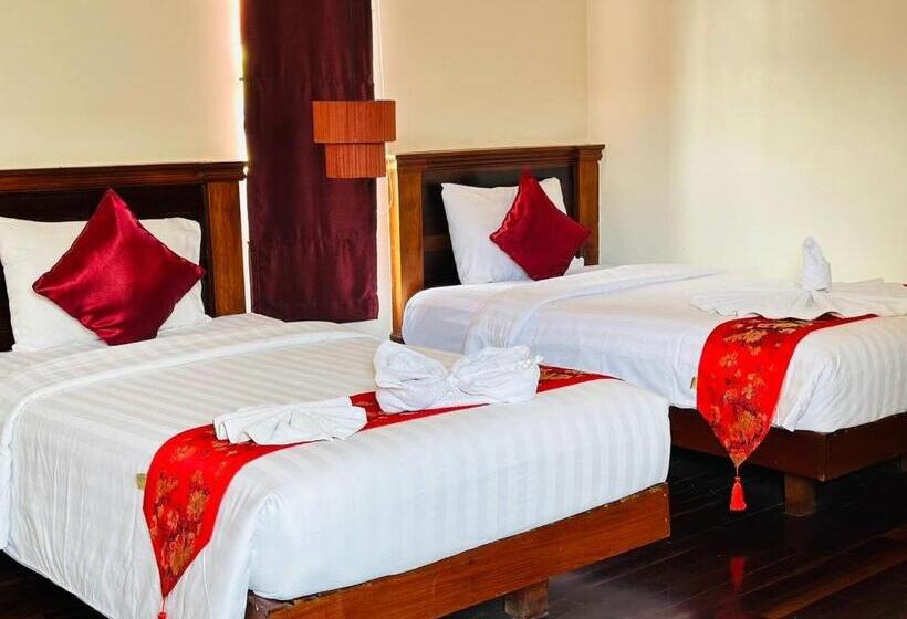 Номер Deluxe, Holy Angkor