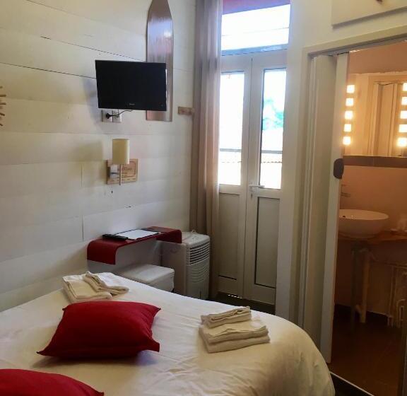 اتاق عادی, Hôtel Familial L Ostréi