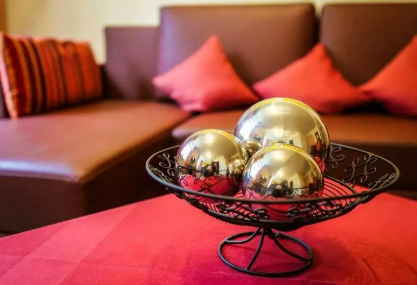 سوییت جونیور, Landhotel Neunburg