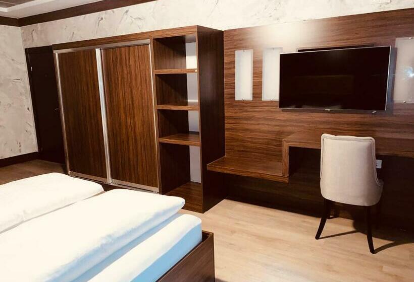 Номер Стандарт Индивидуальный, Louis Hotels