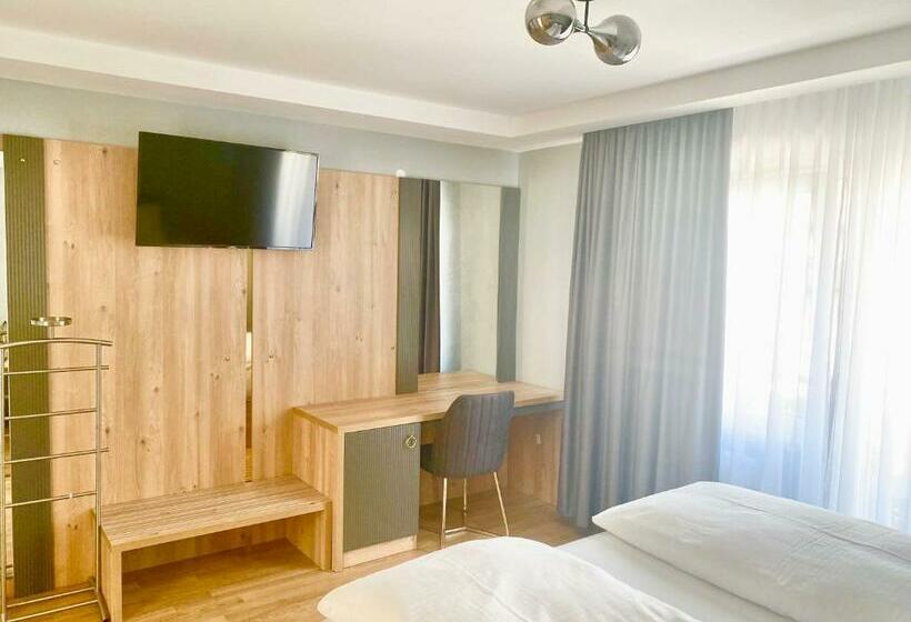 Номер Стандарт, Louis Hotels