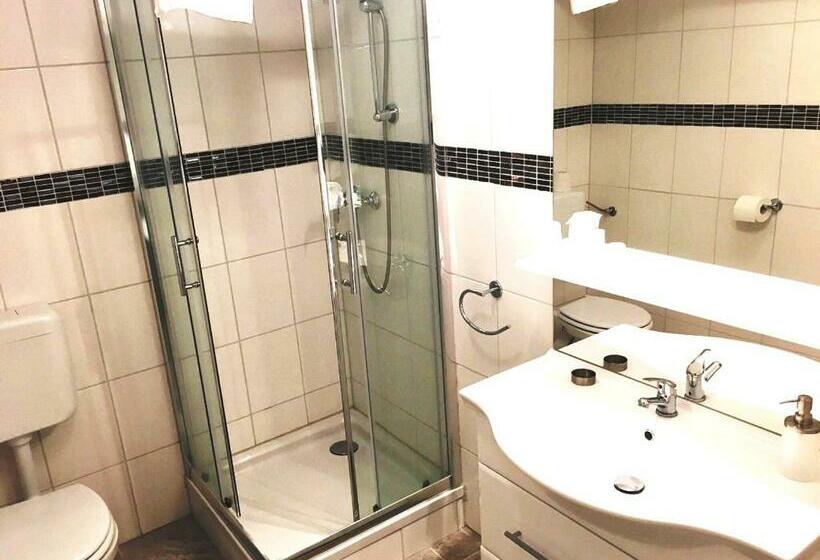 Номер Стандарт, Louis Hotels