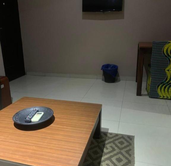 Estudio Estàndard, Manjaro Suites