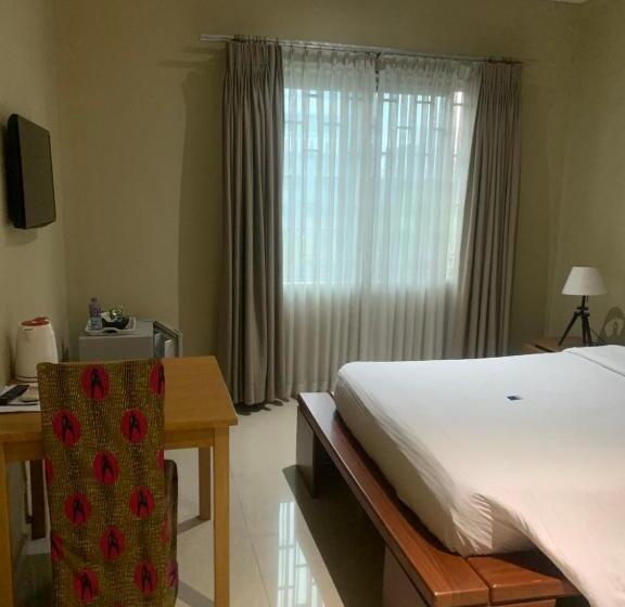 Standard Single Room, Manjaro Suites