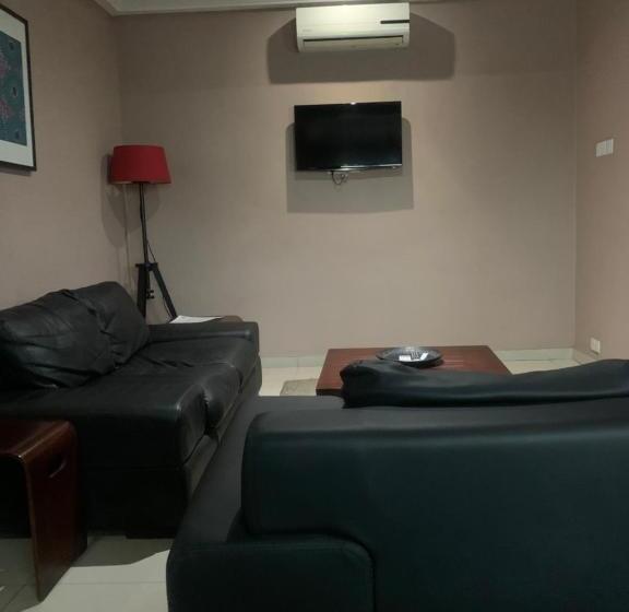 1 Bedroom Premium Apartment, Manjaro Suites