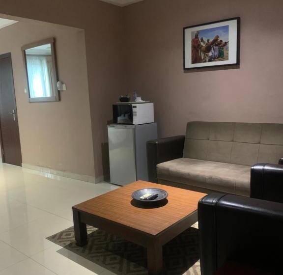 Estudio Estàndard, Manjaro Suites