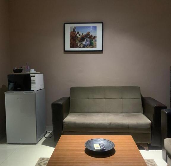 Estudio Estàndard, Manjaro Suites