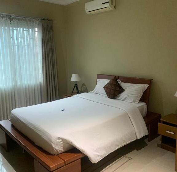 Standard Single Room, Manjaro Suites