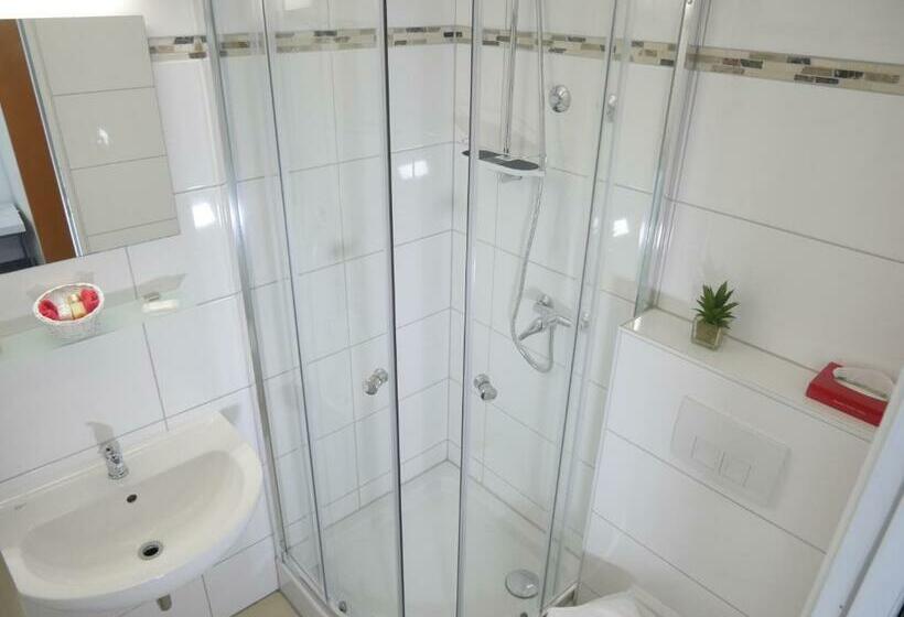 חדר סטנדרט יחיד, Pension Helma