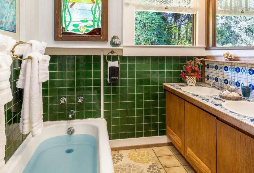 סוויטה, Volcano Village Estates