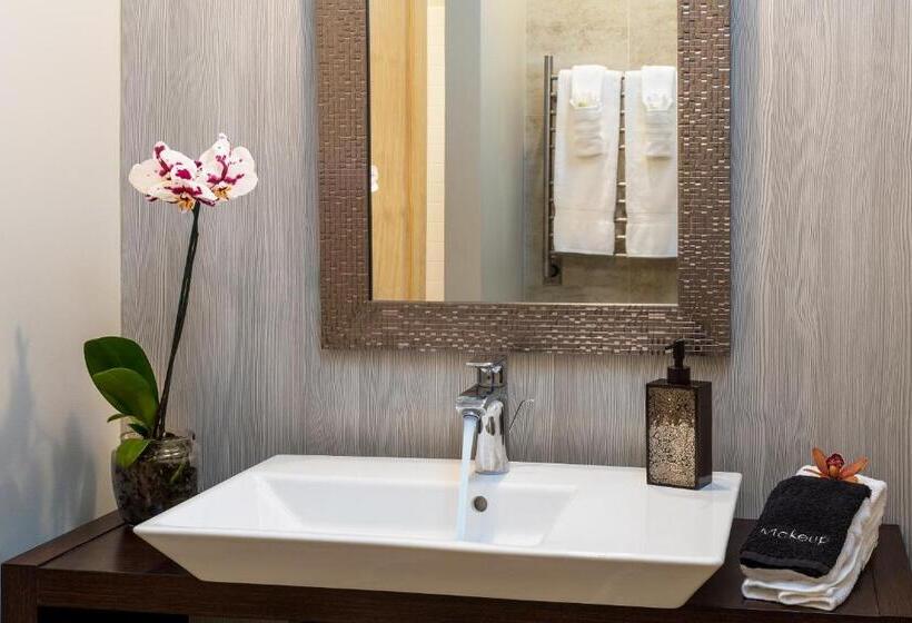 חדר בסיסי, Volcano Village Estates