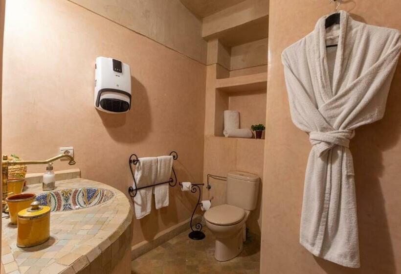 اتاق استاندارد با تخت بزرگ, Les Sources Berbères Riad & Spa