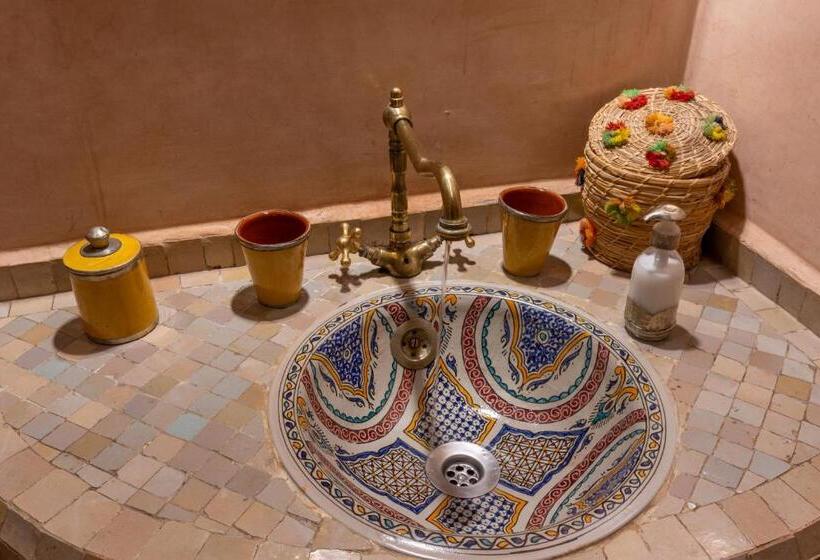اتاق استاندارد با تخت بزرگ, Les Sources Berbères Riad & Spa