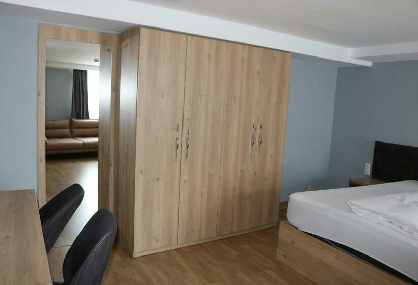 Номер Стандарт, Louis Hotels