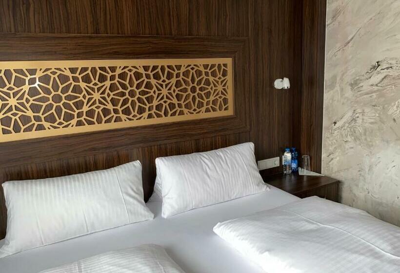 Номер Стандарт, Louis Hotels