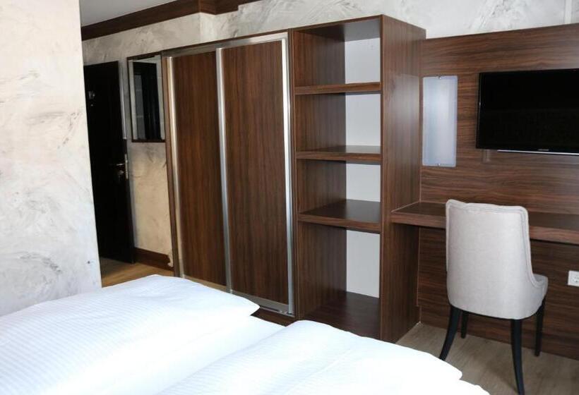 Номер Стандарт, Louis Hotels