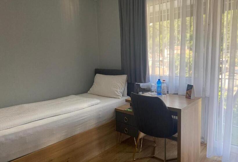 Номер Стандарт Индивидуальный, Louis Hotels