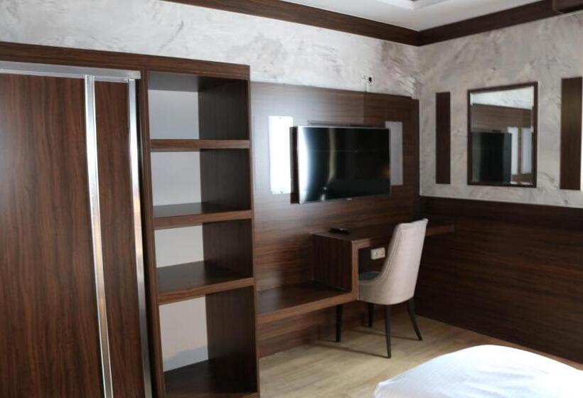 Номер Стандарт Индивидуальный, Louis Hotels